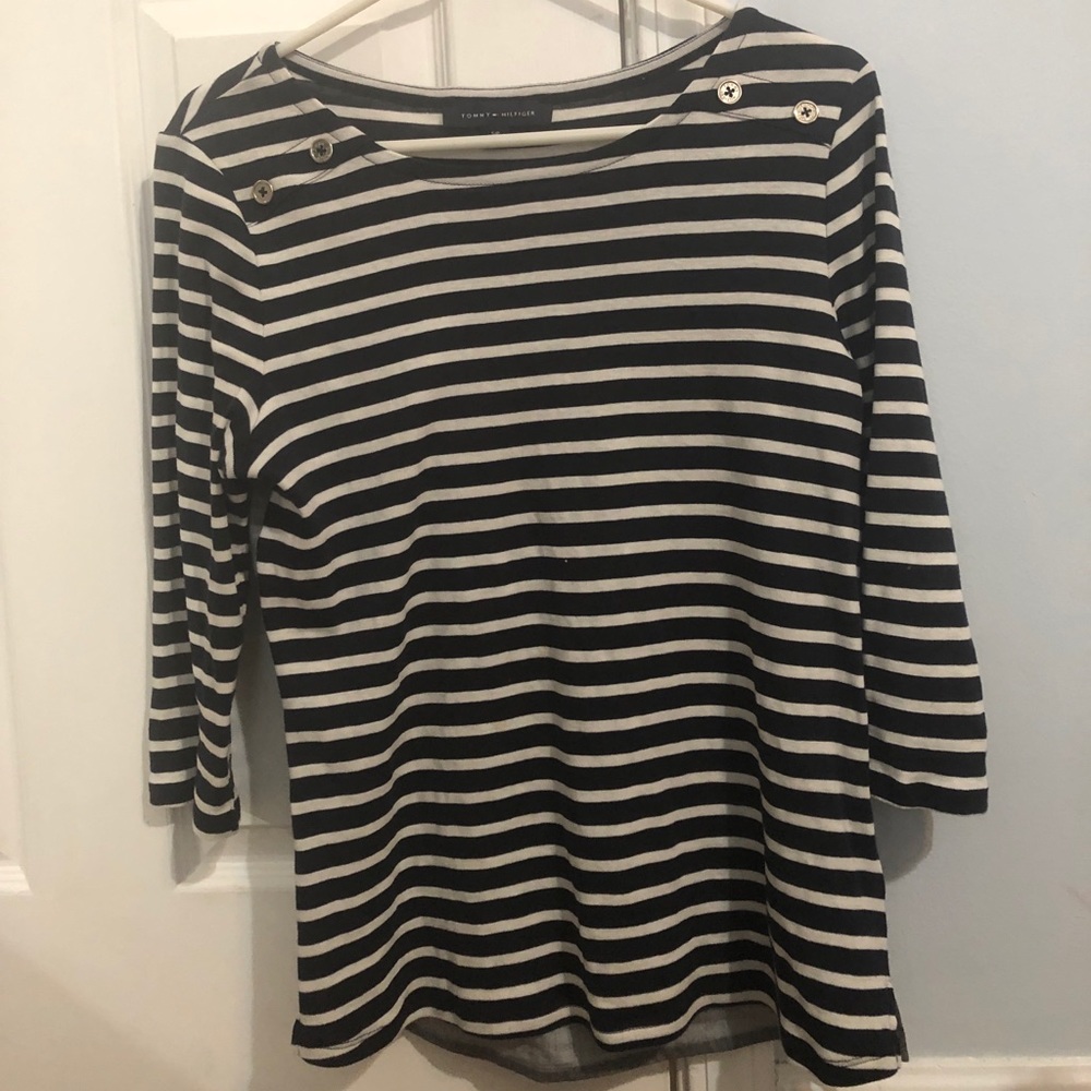 Super cute and comfy top!
